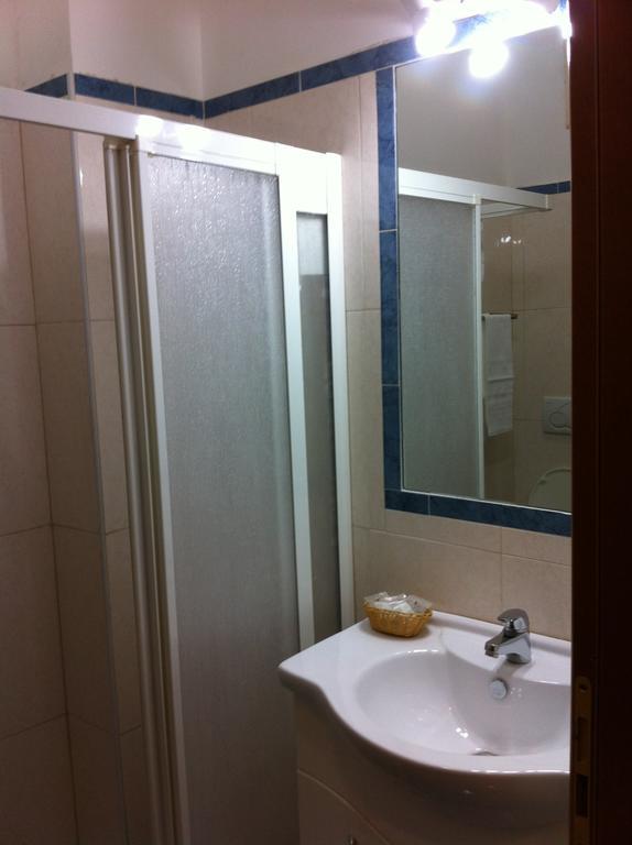 Motel White House Cerveteri Pokoj fotografie